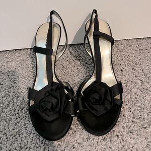 PESEARO Abbey Black Rose Slingback Heel, Size 9